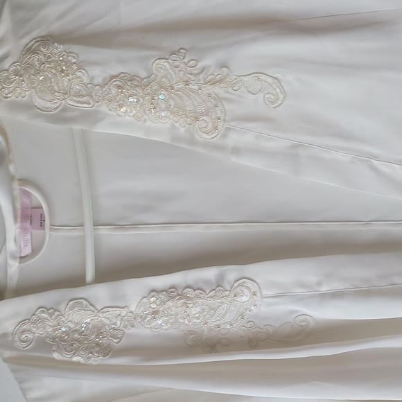 Victoria's Secret Satin Robe Size Large - Picture 4 of 6